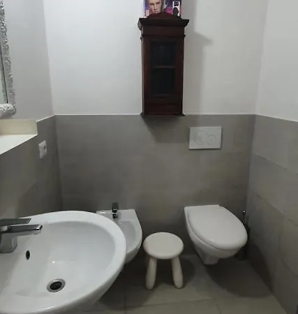 Dante Apartment